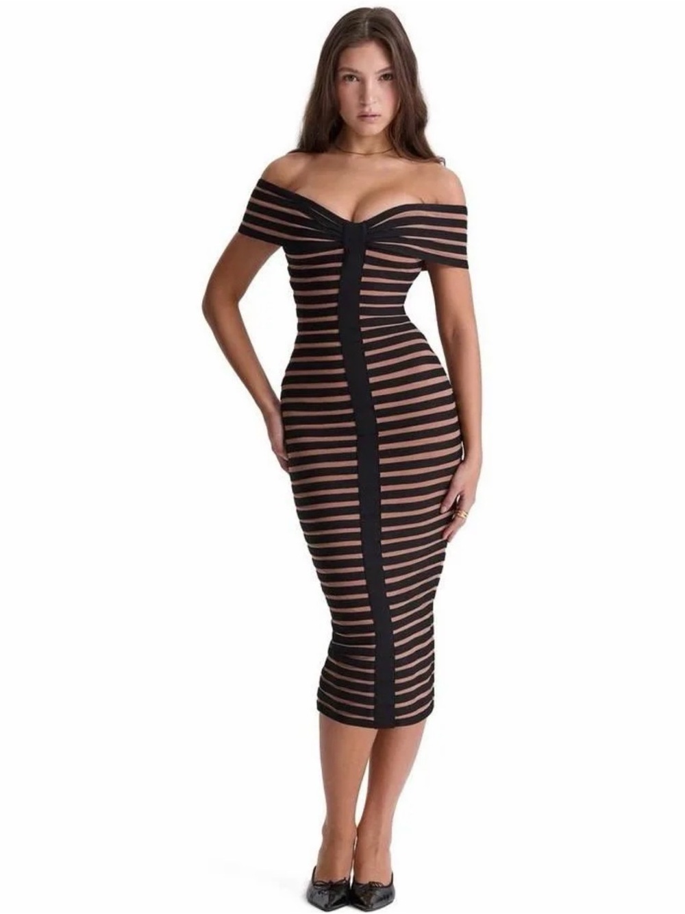 HOUSE OF CB
Panel Off-The-Shoulder Body-Con Dress